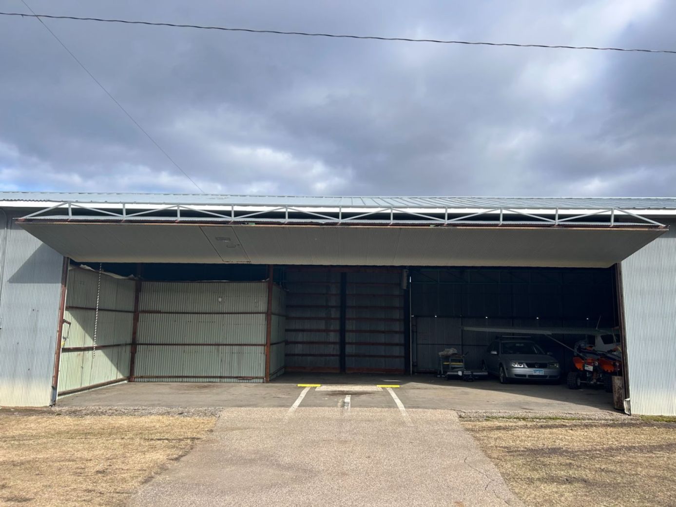 T-Hangar at Flying Cloud