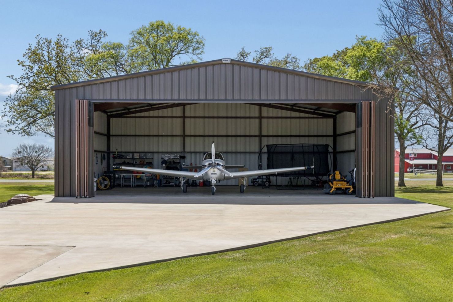 Tailwind Airpark Runway Home 