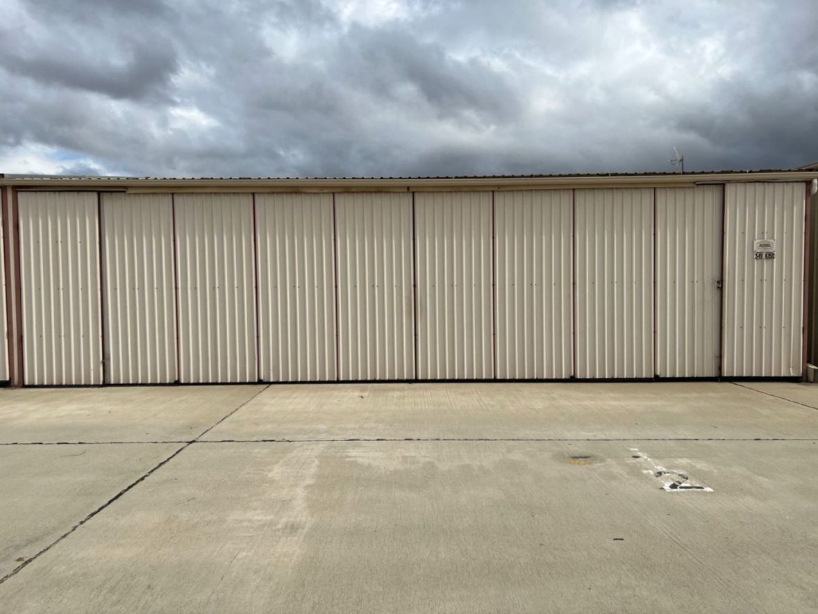 KCMA - 1500 sq. ft. Box Hangar