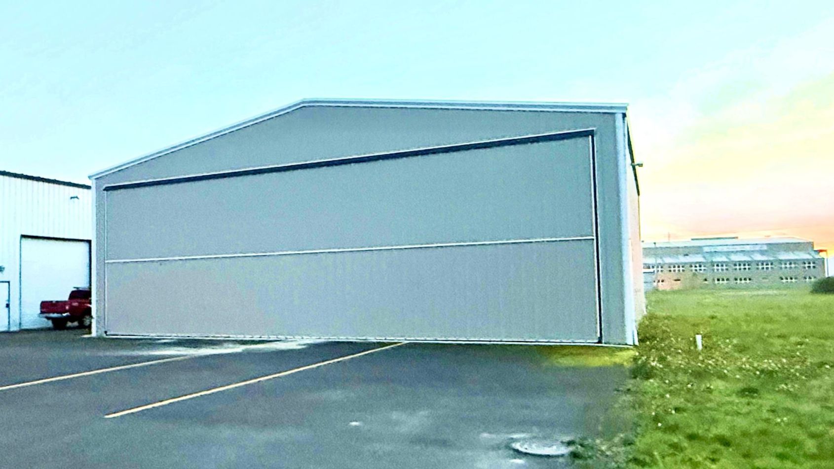 60 x 60  Box Hangar