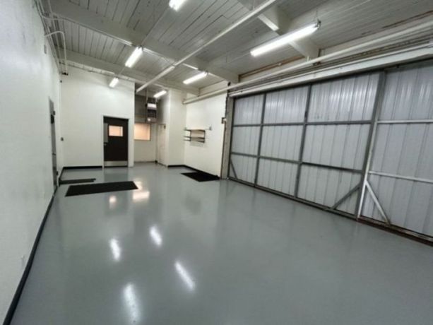 Commercial Use or High End Private Hangar with Offices at Auburn, WA