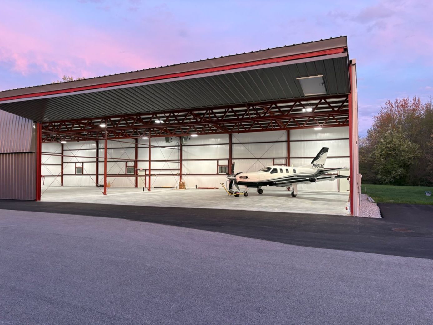 Executive Aircraft / Helicopter Hangars For Sale – Mansfield Municipal Airport (1B9)