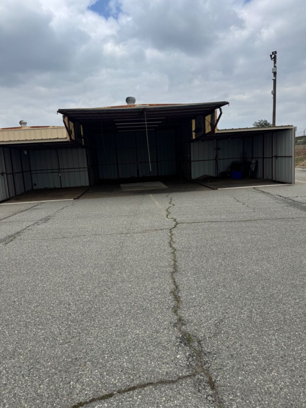 KRAL T HANGAR FOR SALE $30,000