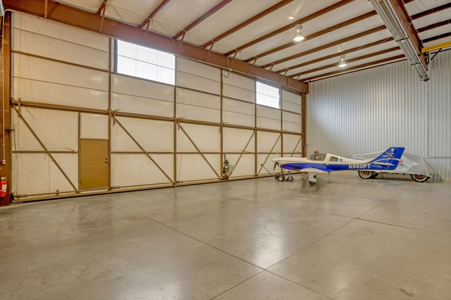 Aircraft Home, Business Hub & Executive Retreat