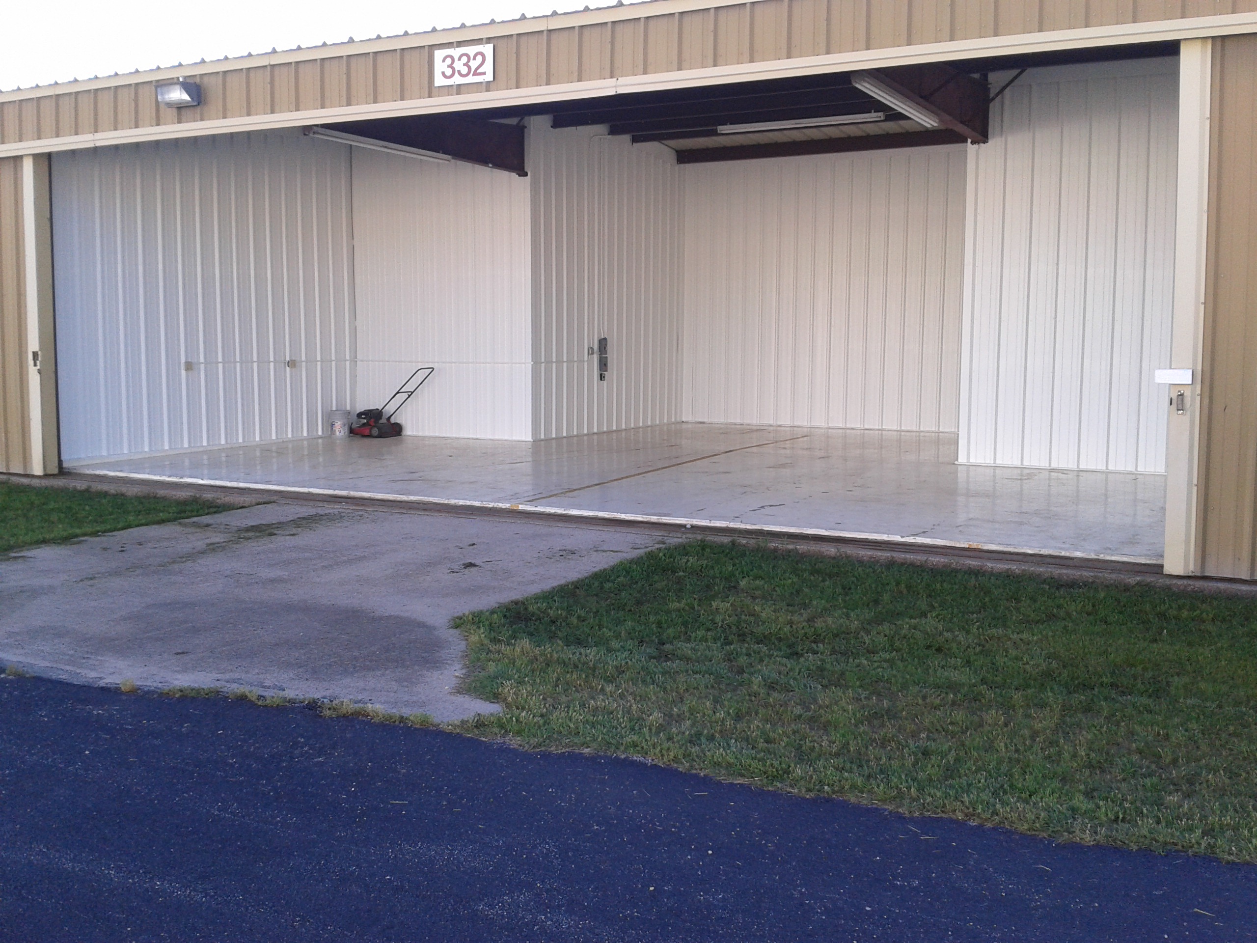 T-Hangar for Rent, Hicks Airfield
