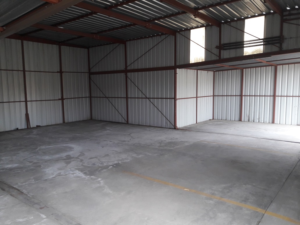 Executive I Hanger for Rent at Oakland
