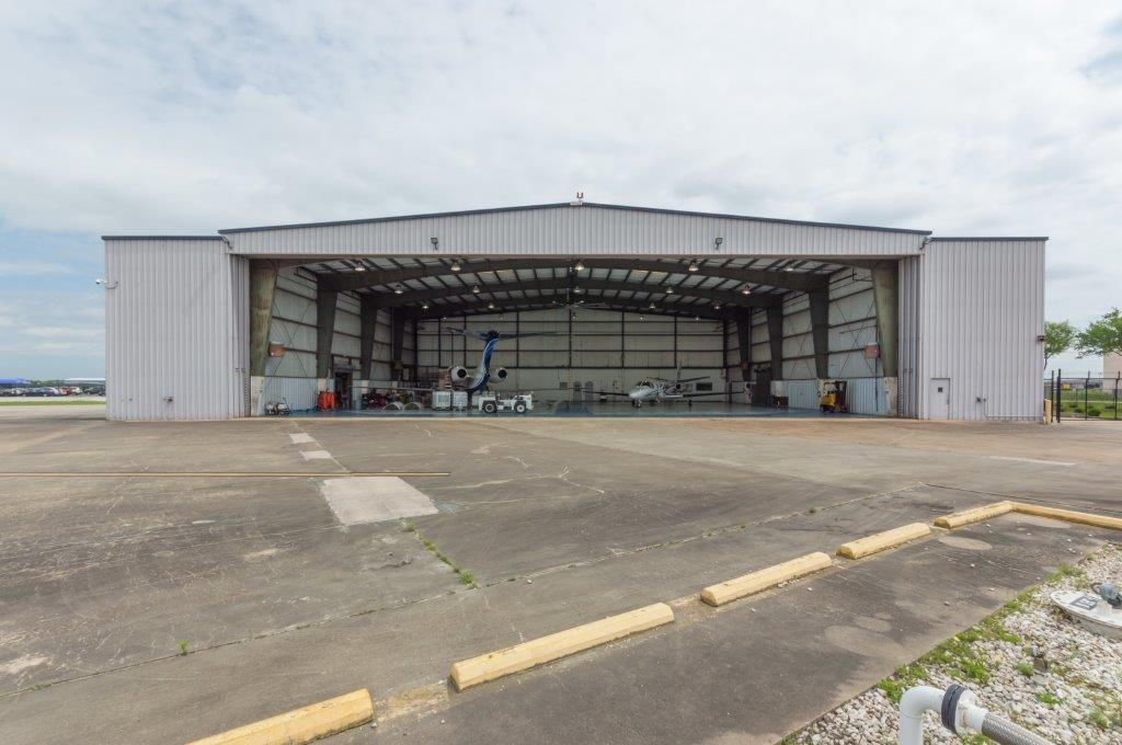 Executive Hangar for Sale at KHOU