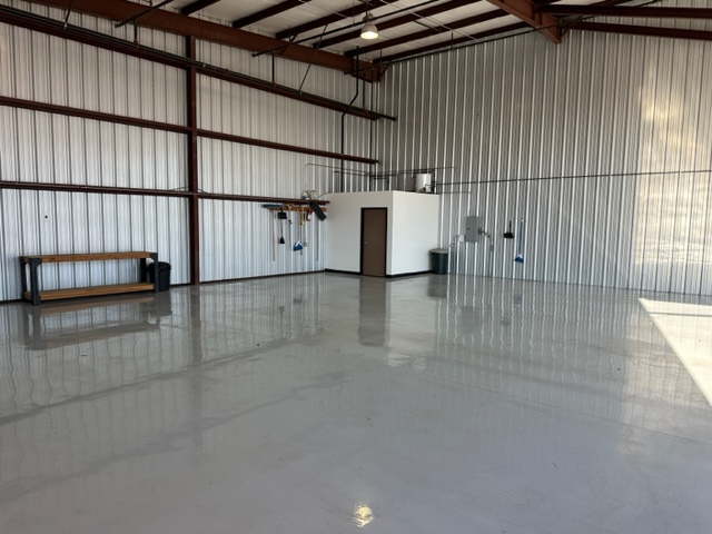 Hangar for Lease