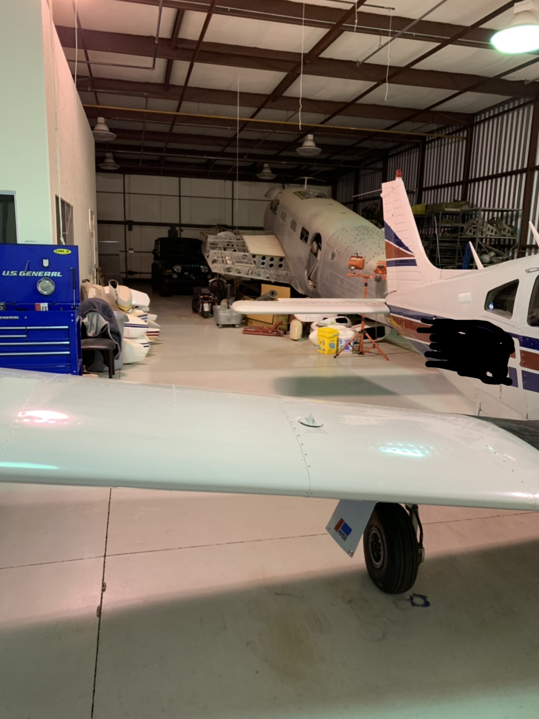 Double hangar with amenities