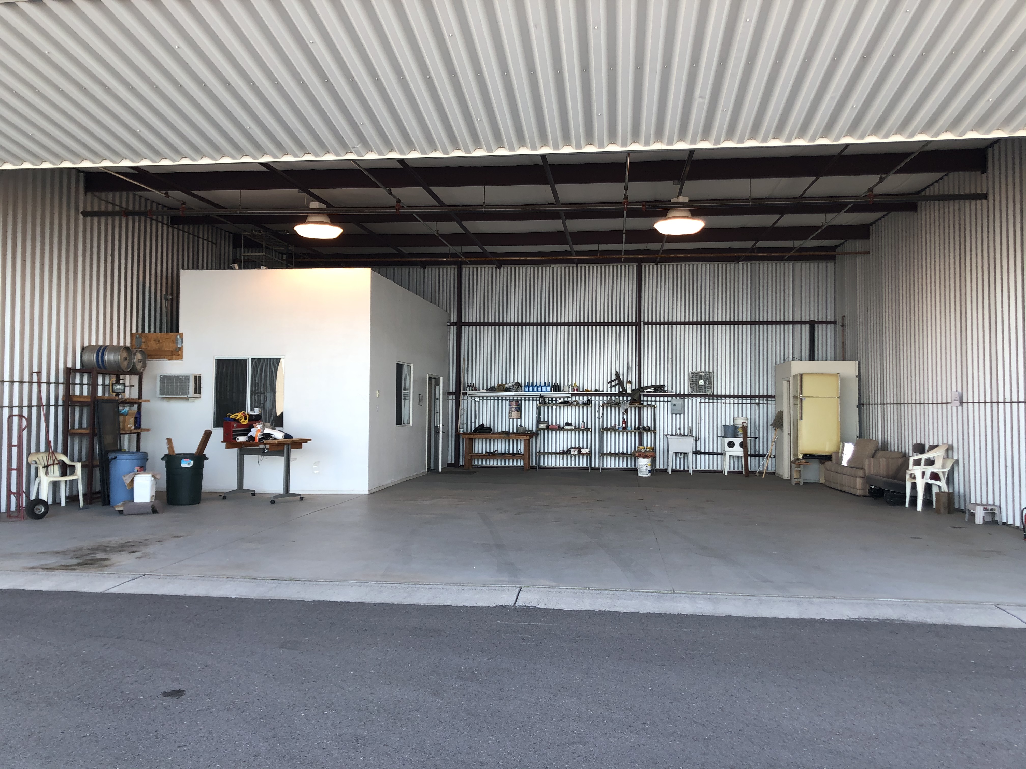 SOLD!!! Glendale Airport Box Hangar for Sale ?1,763 SF