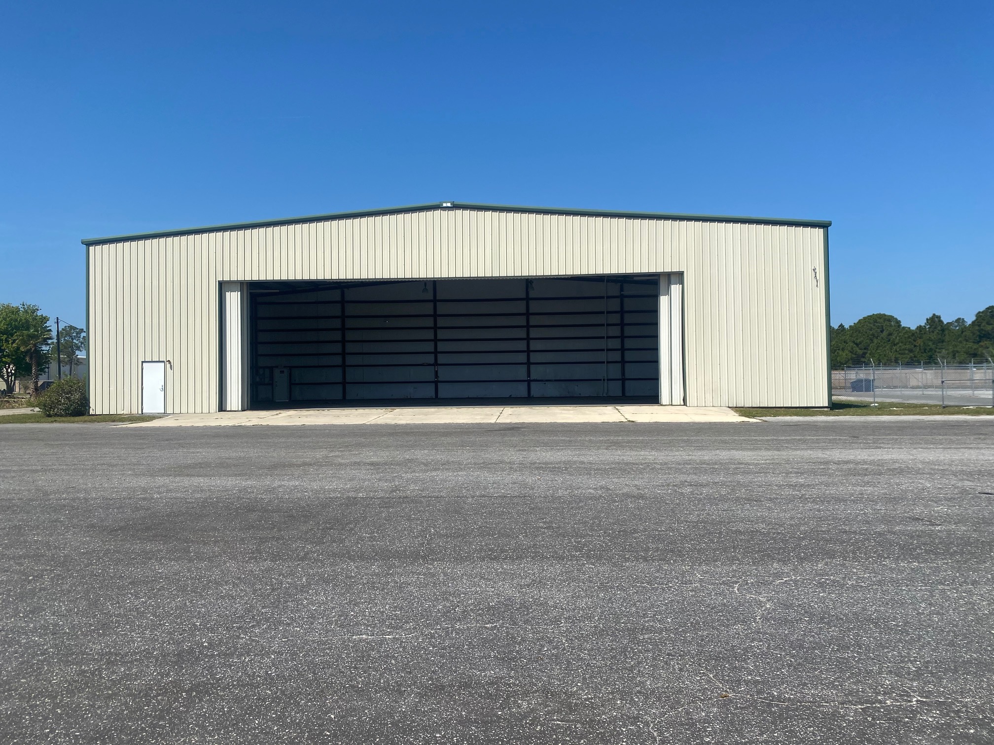 Hangar for Rent