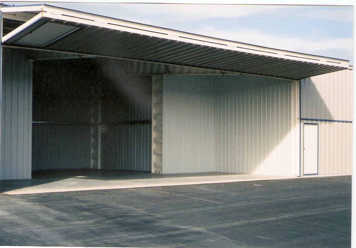 960 Sq ft Hangar South Side