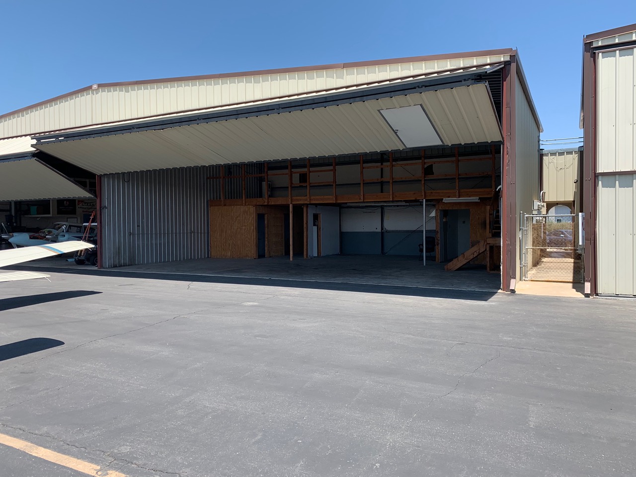 Rare Hangar / Office Opportunity