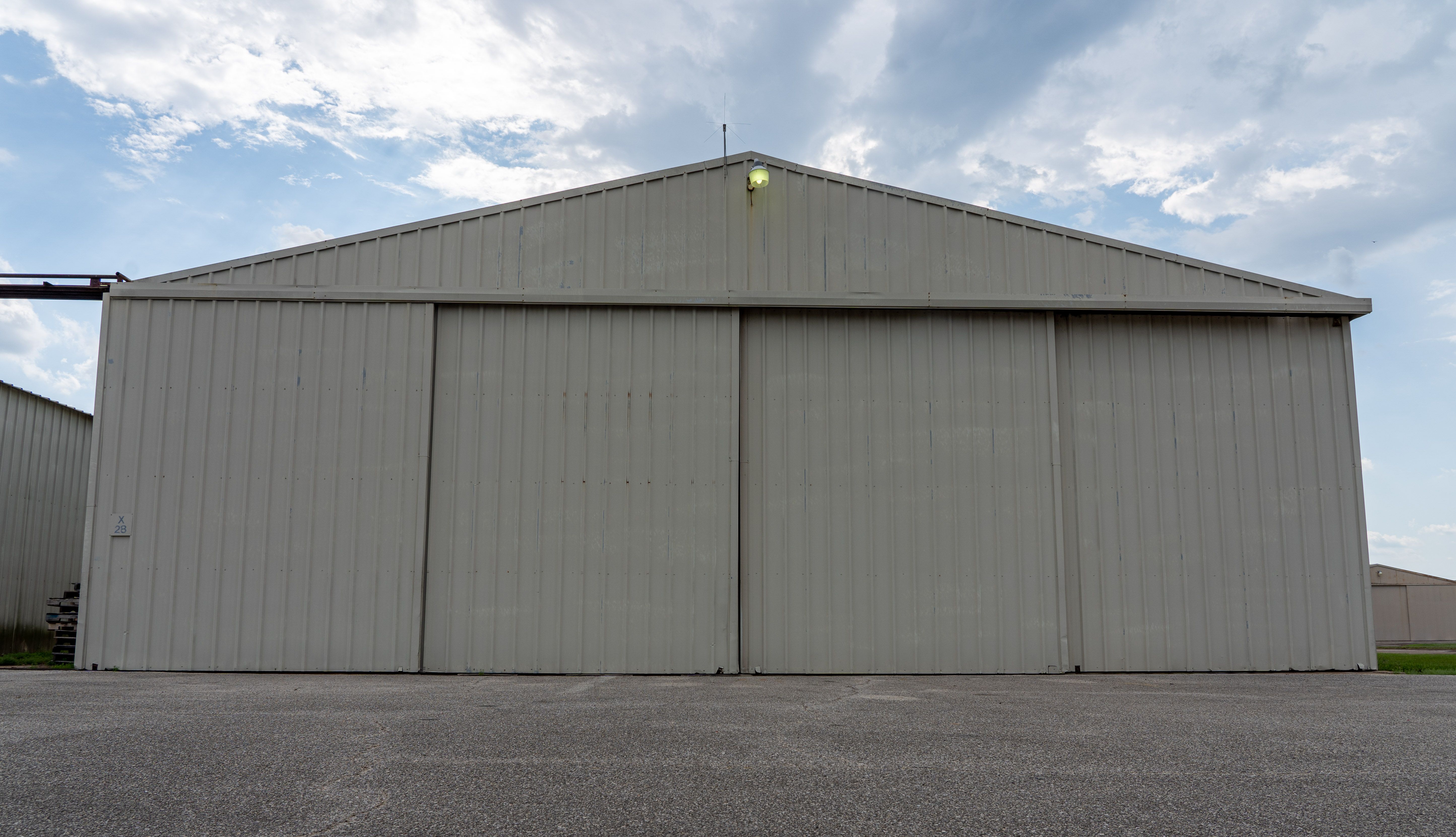 Corporate Hangar KDWH