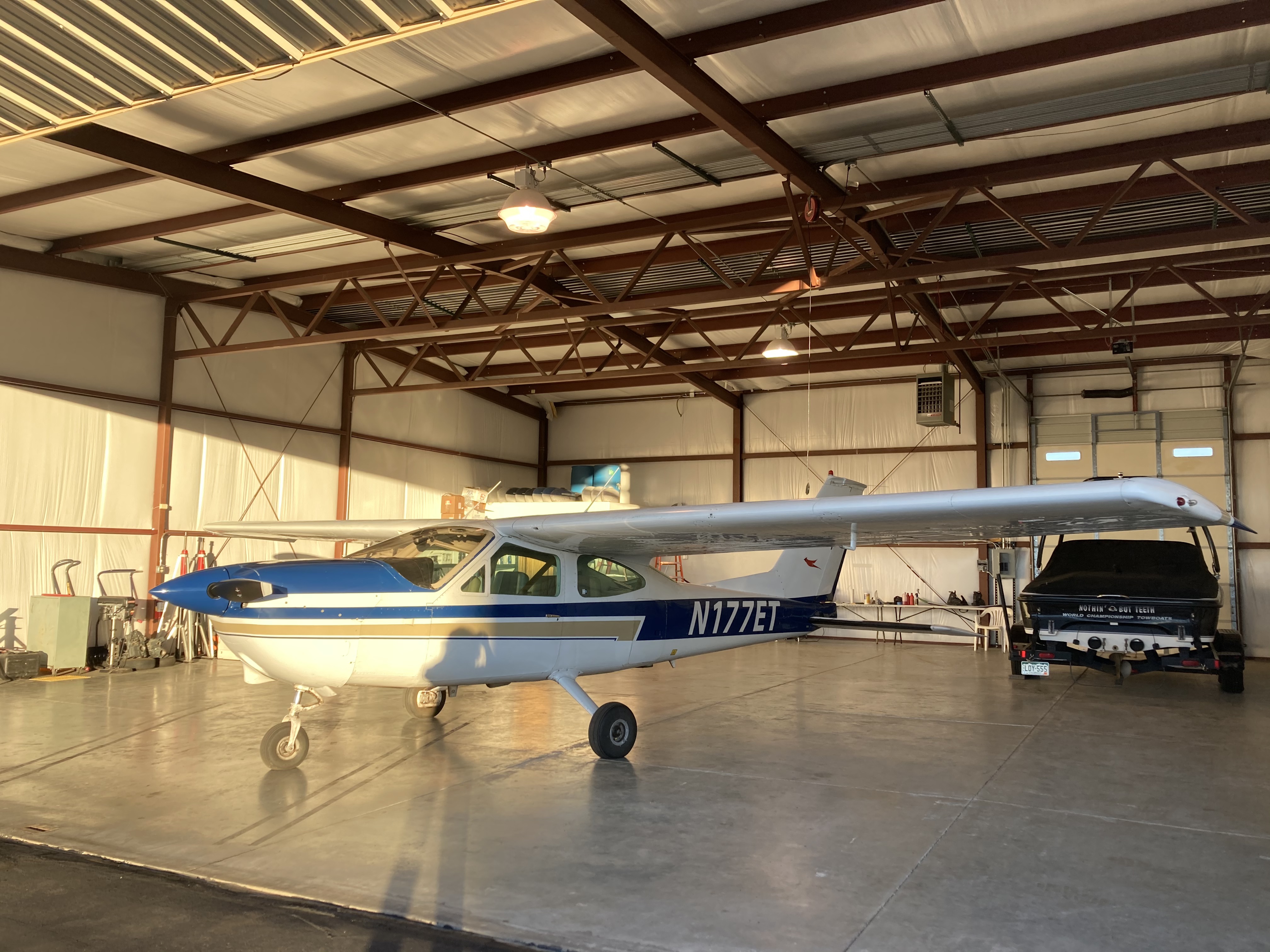 Hangar space for rent, KCFO_Vintage car or boat?
