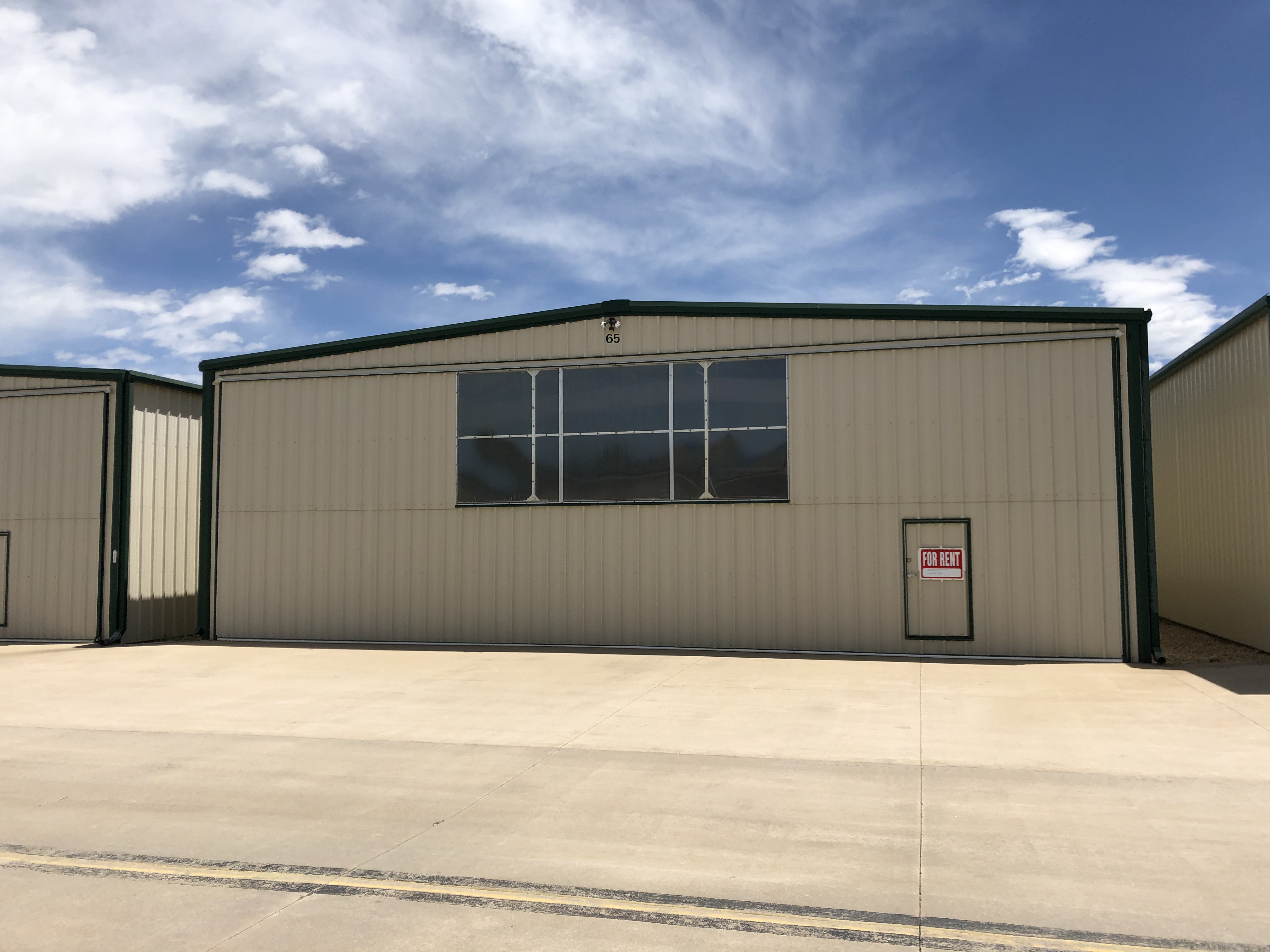 KLMO Hangar for Rent