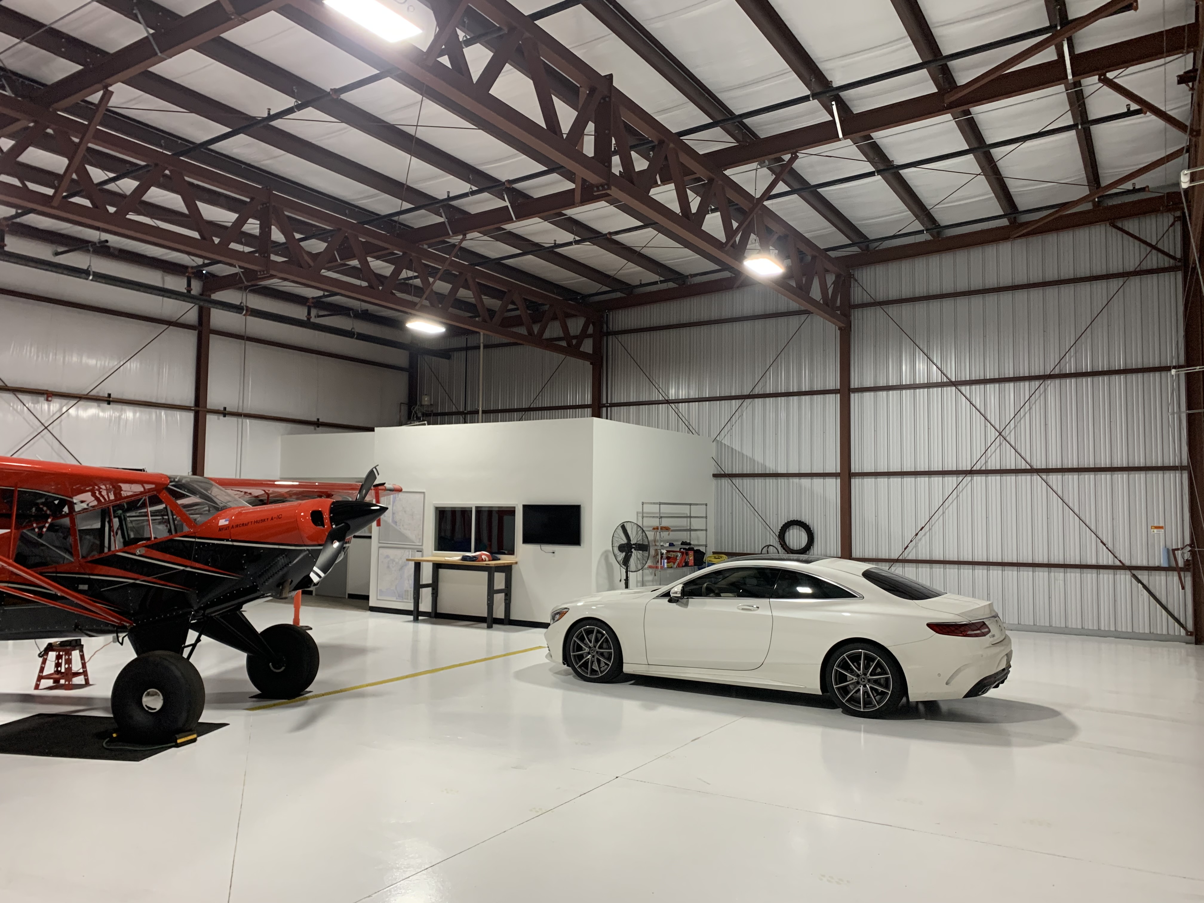 Lake Havasu Exec Hangar