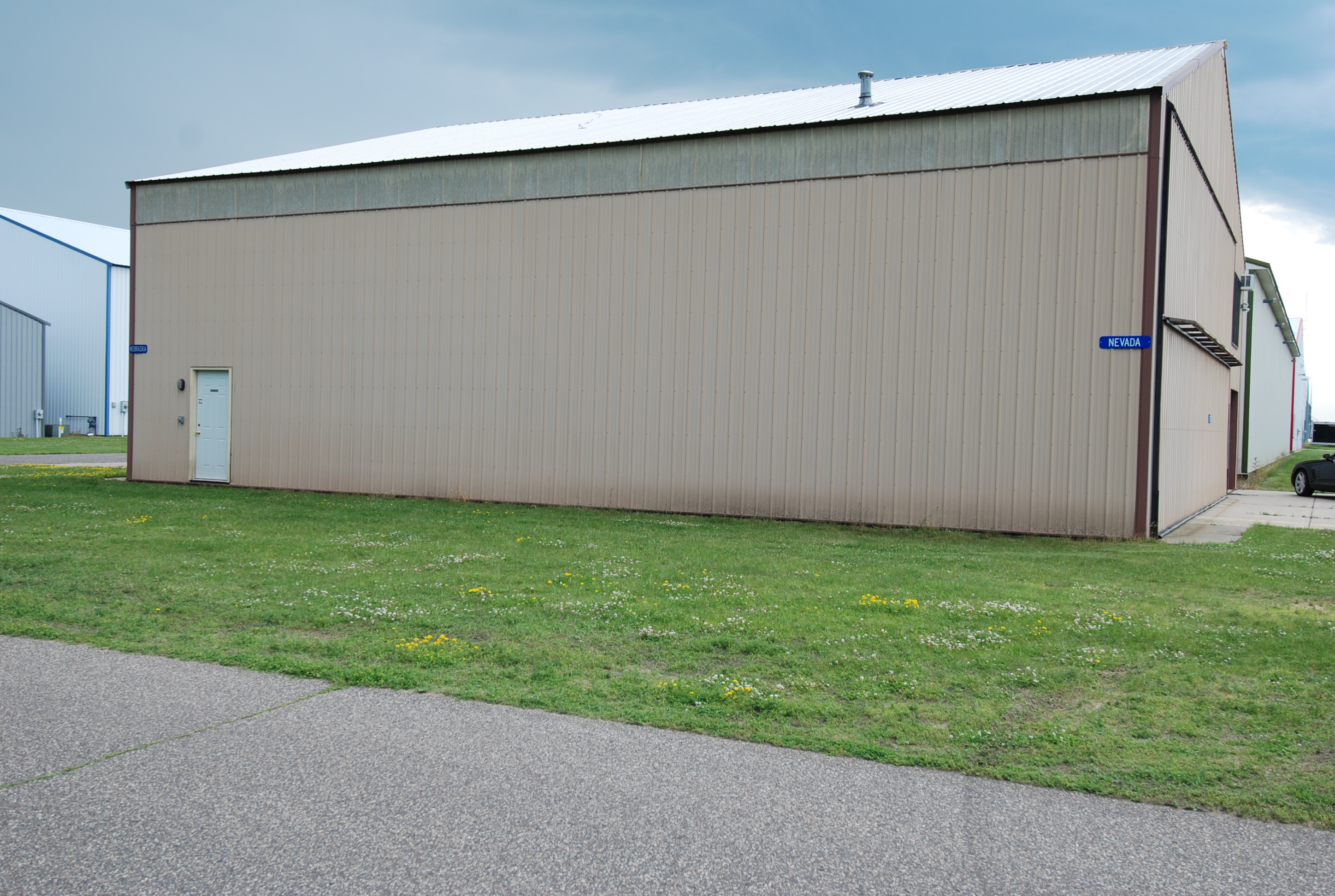 Aircraft Hangar at ANE for Rent
