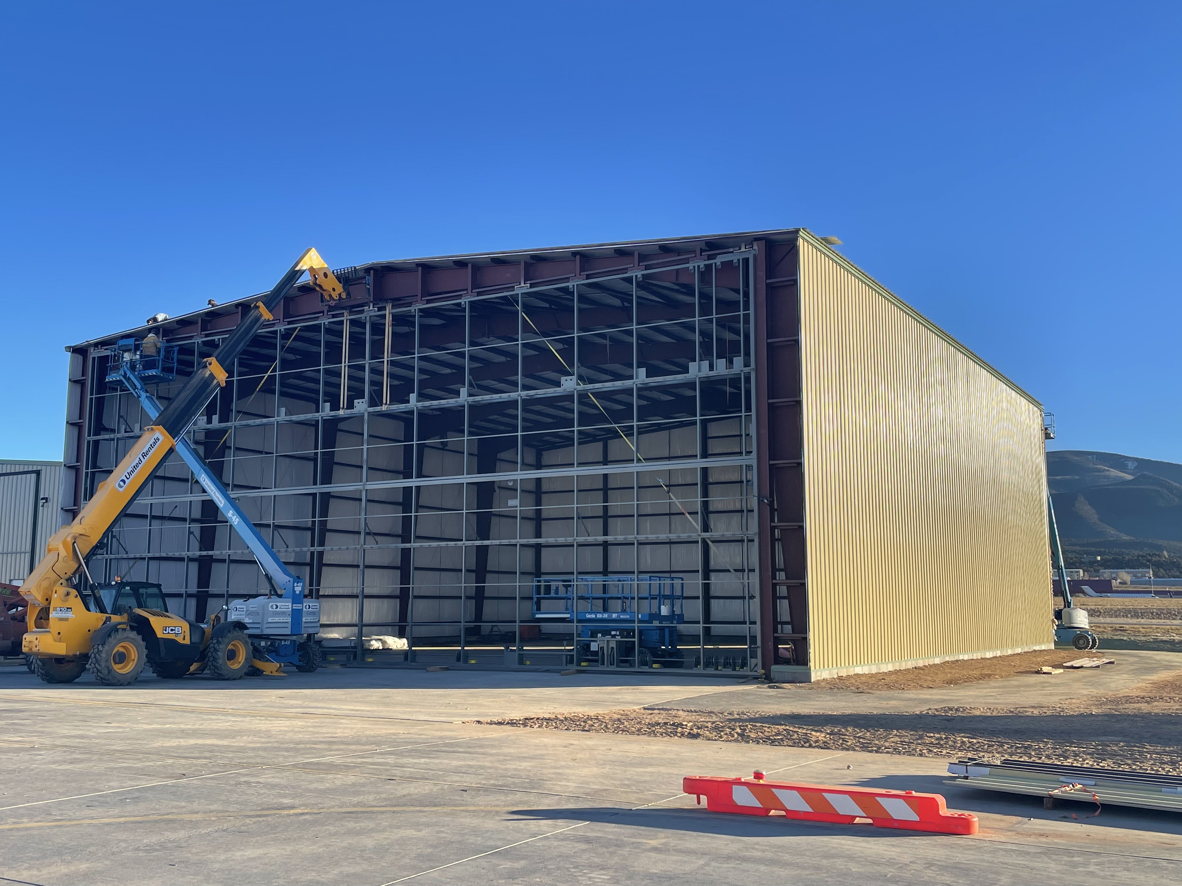 KEGE Eagle-Vail Airport 90 x 100 Hangar