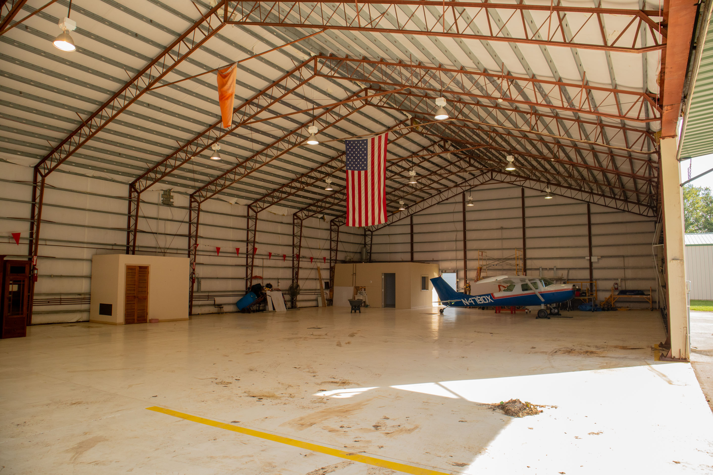 Hangar in I