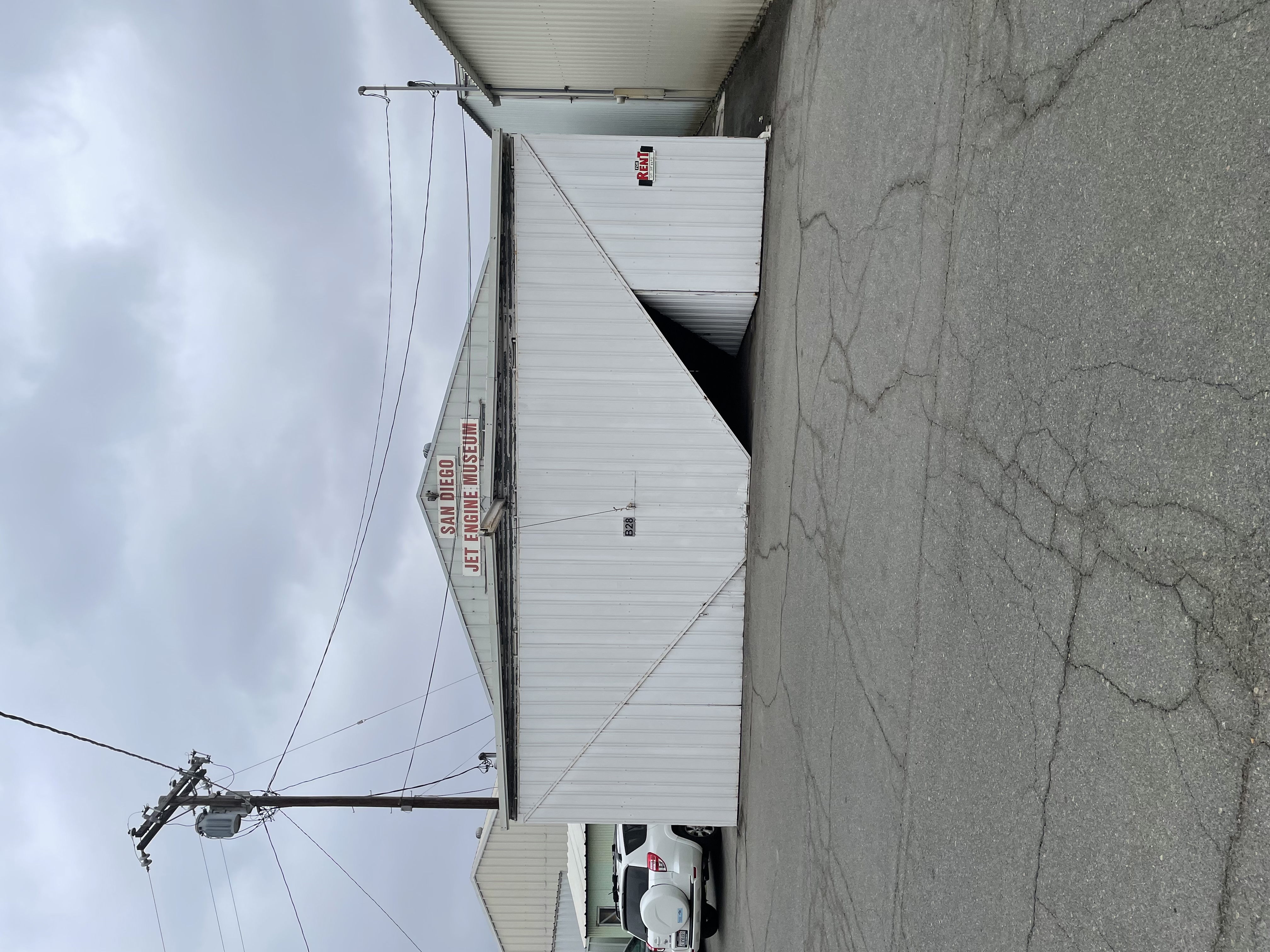 Hangar in s