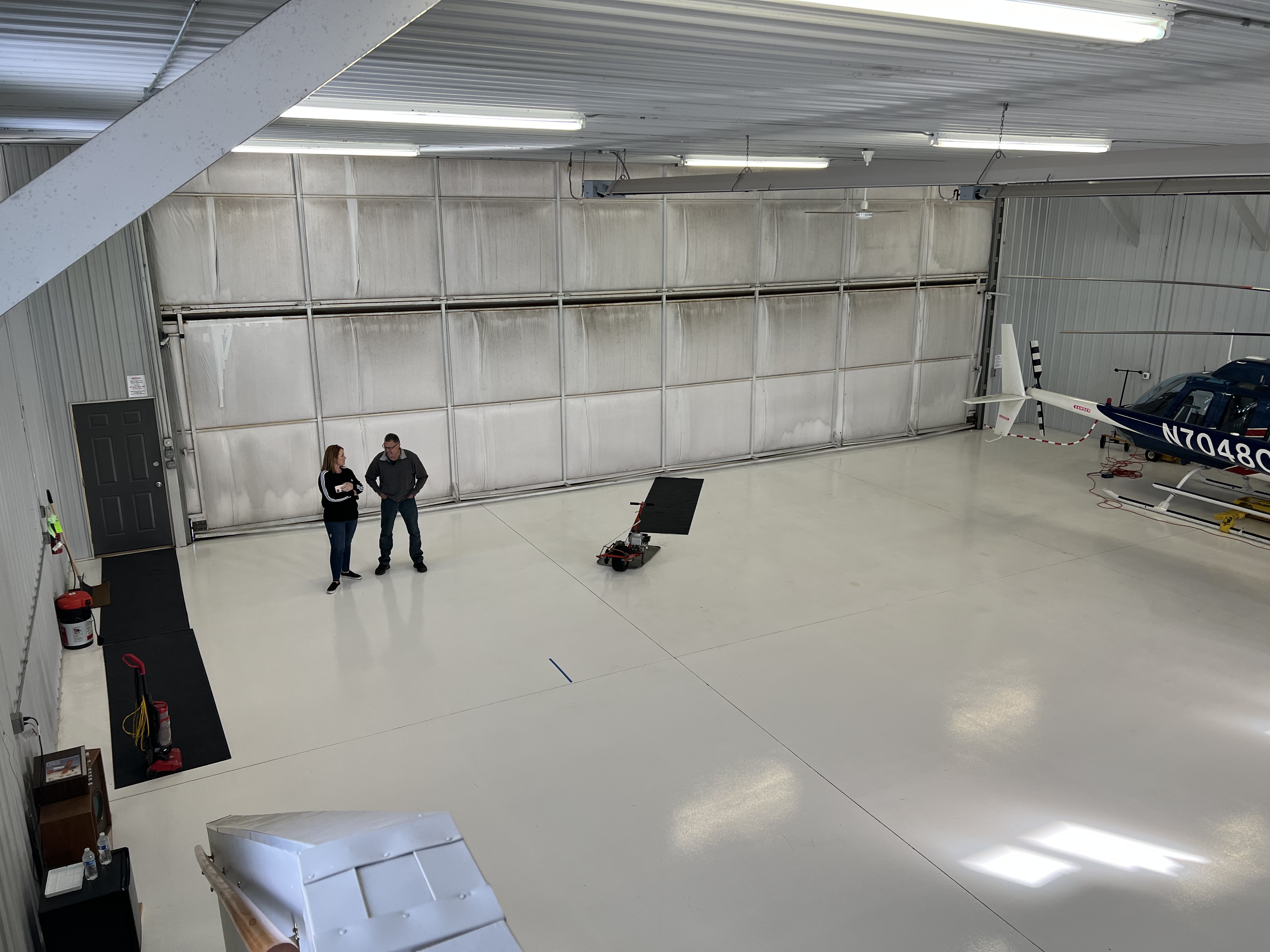 Hangar in b