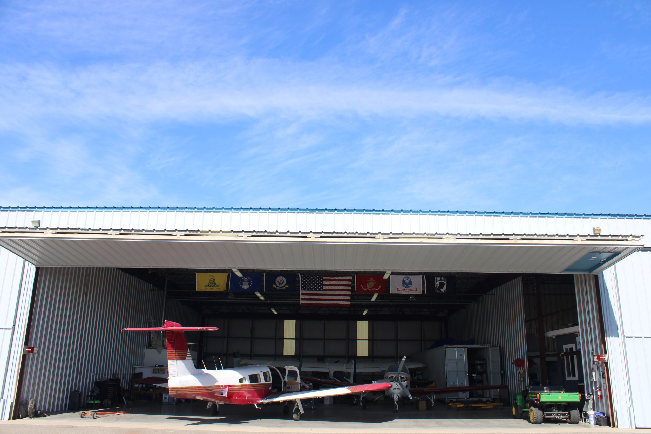 Hangar in g