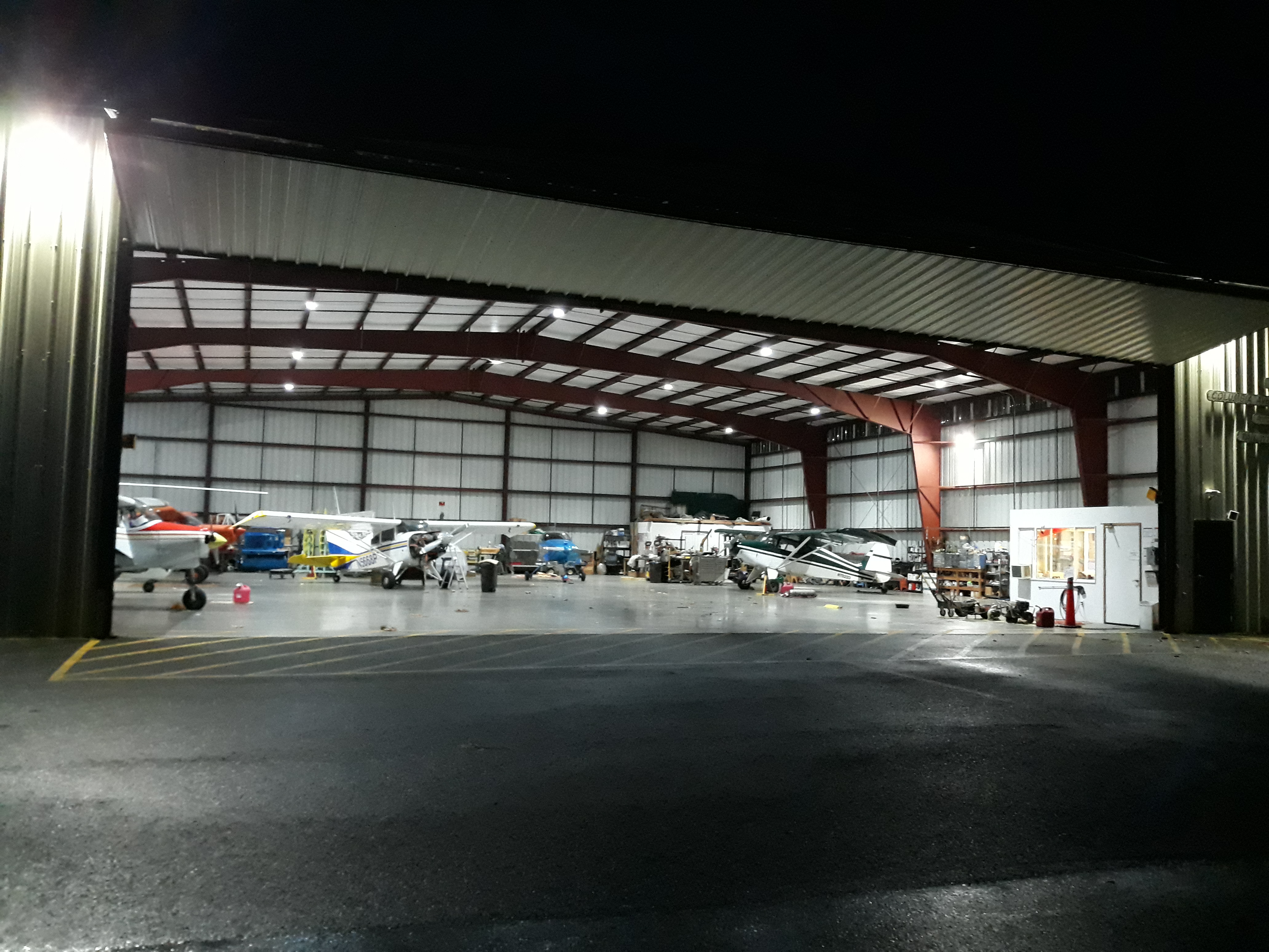 Hangar_2.jpg