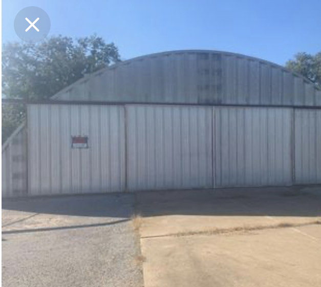 Hangar in T