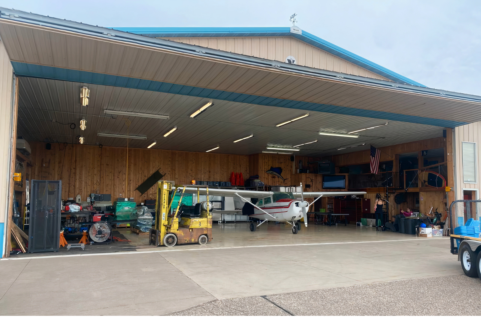 Hangar in m