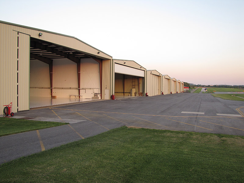 Hangar in w