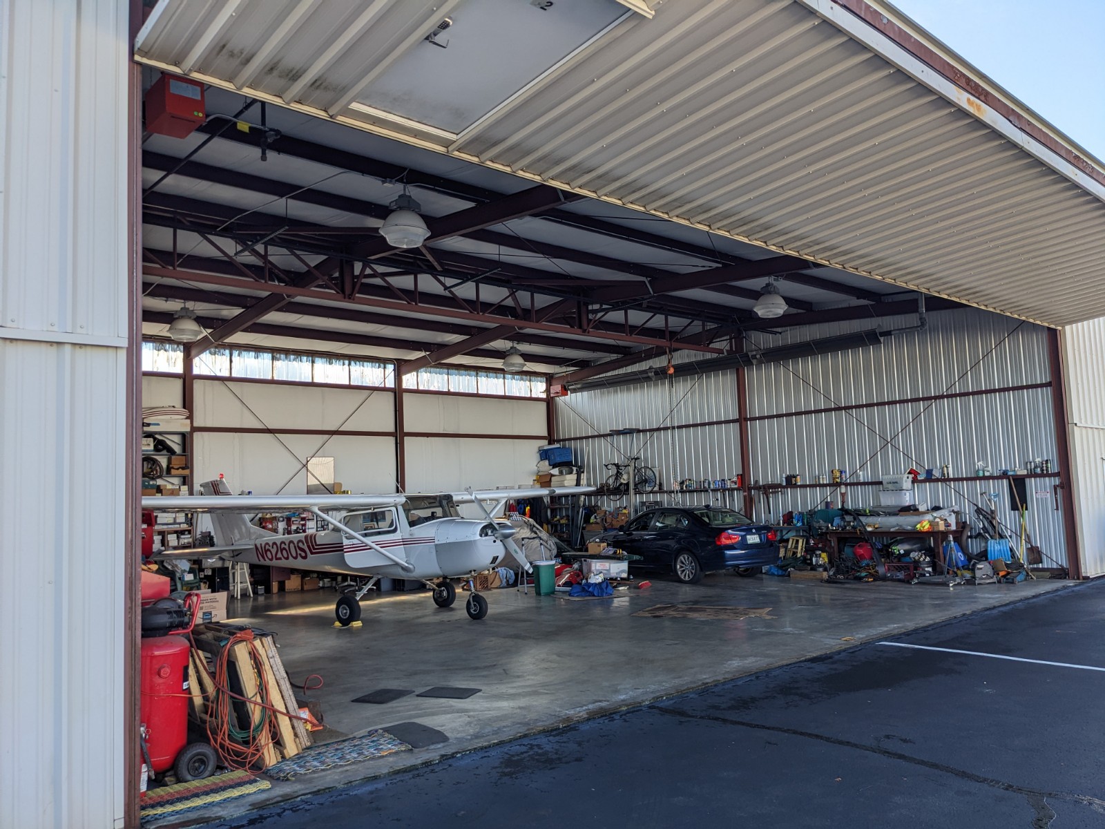 Hangar in d