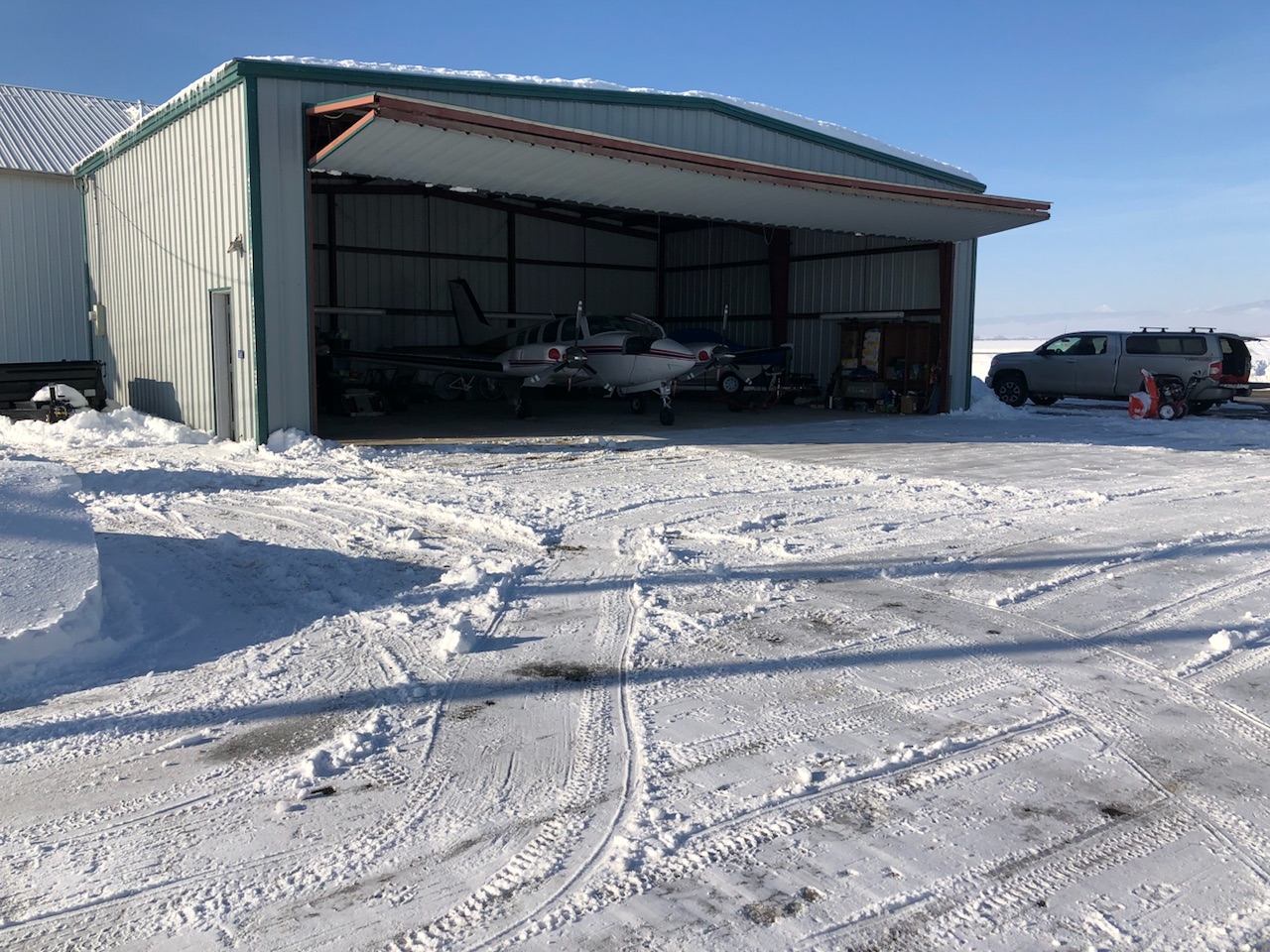 Hangar in e