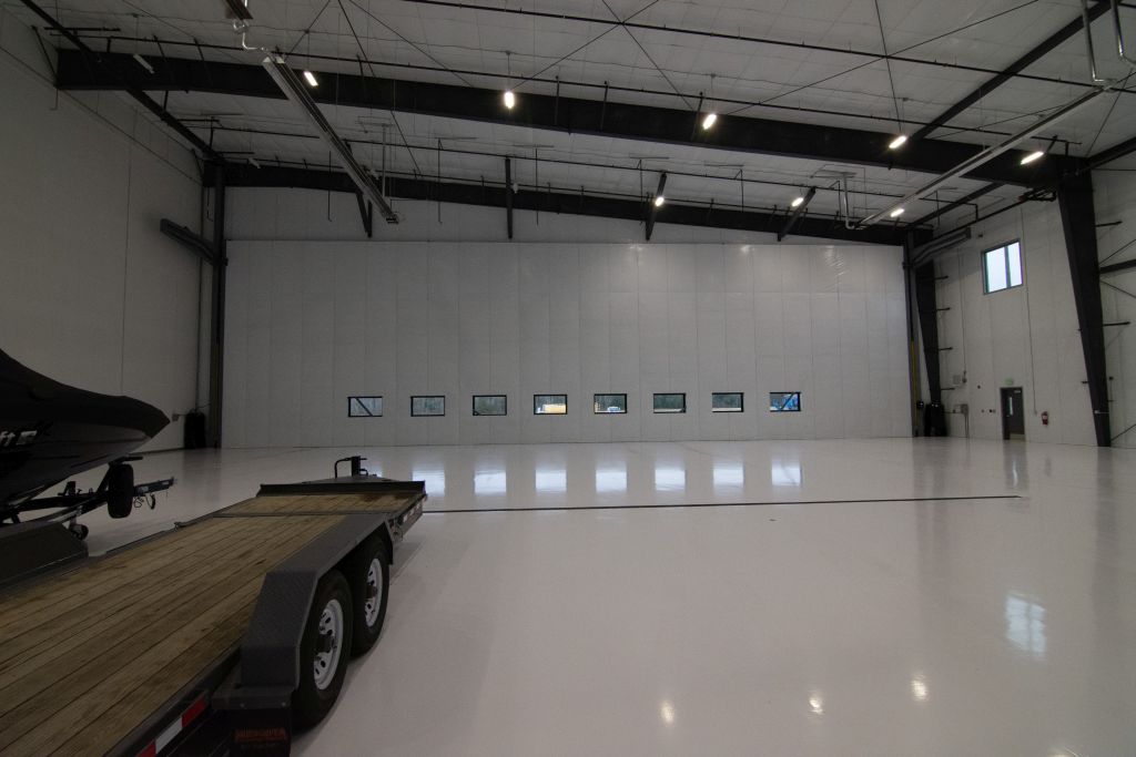 Hangar in b