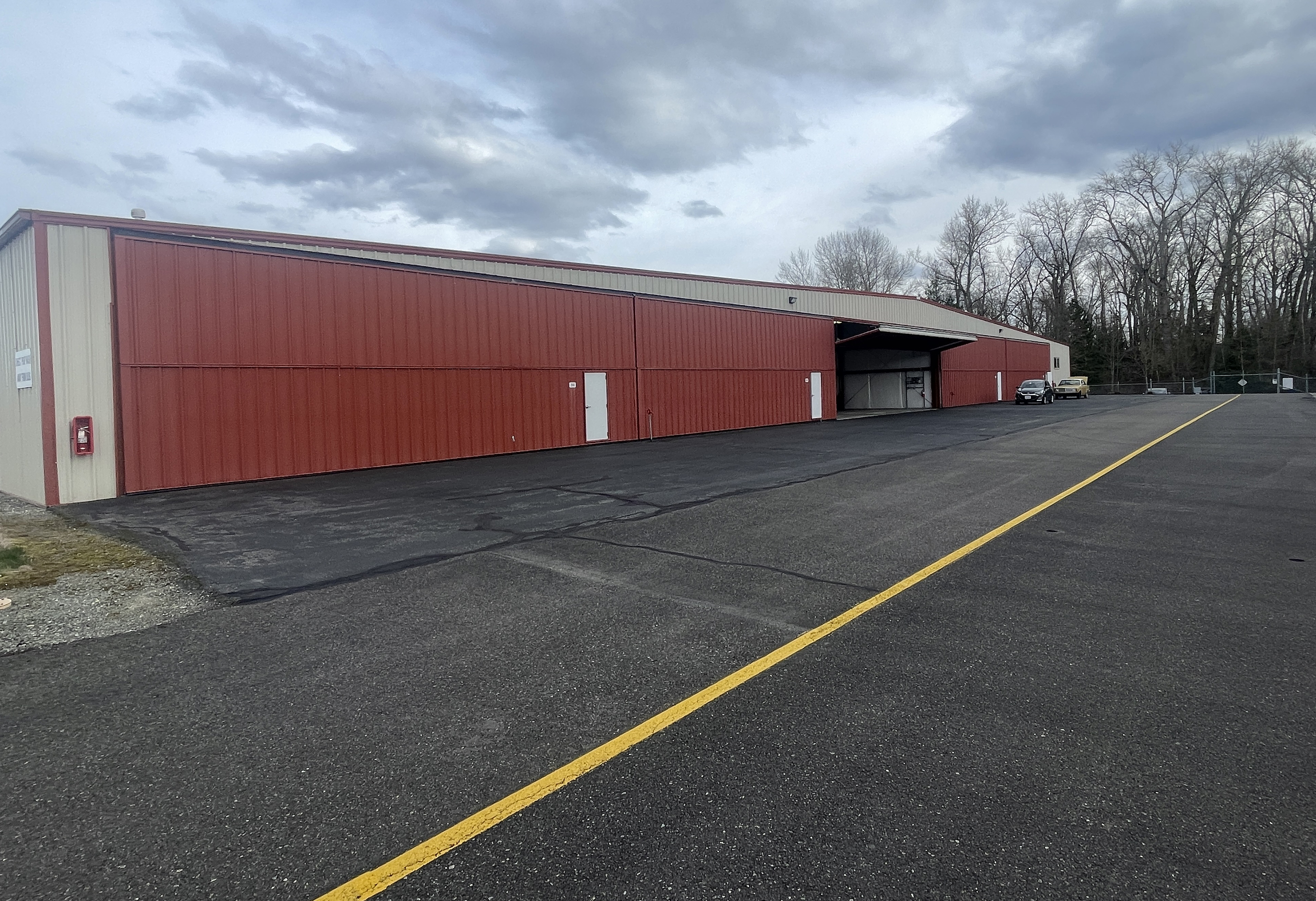 Hangar in b