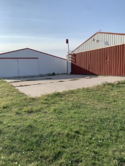 Hangar in s