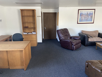 Lounge_3.jpg
