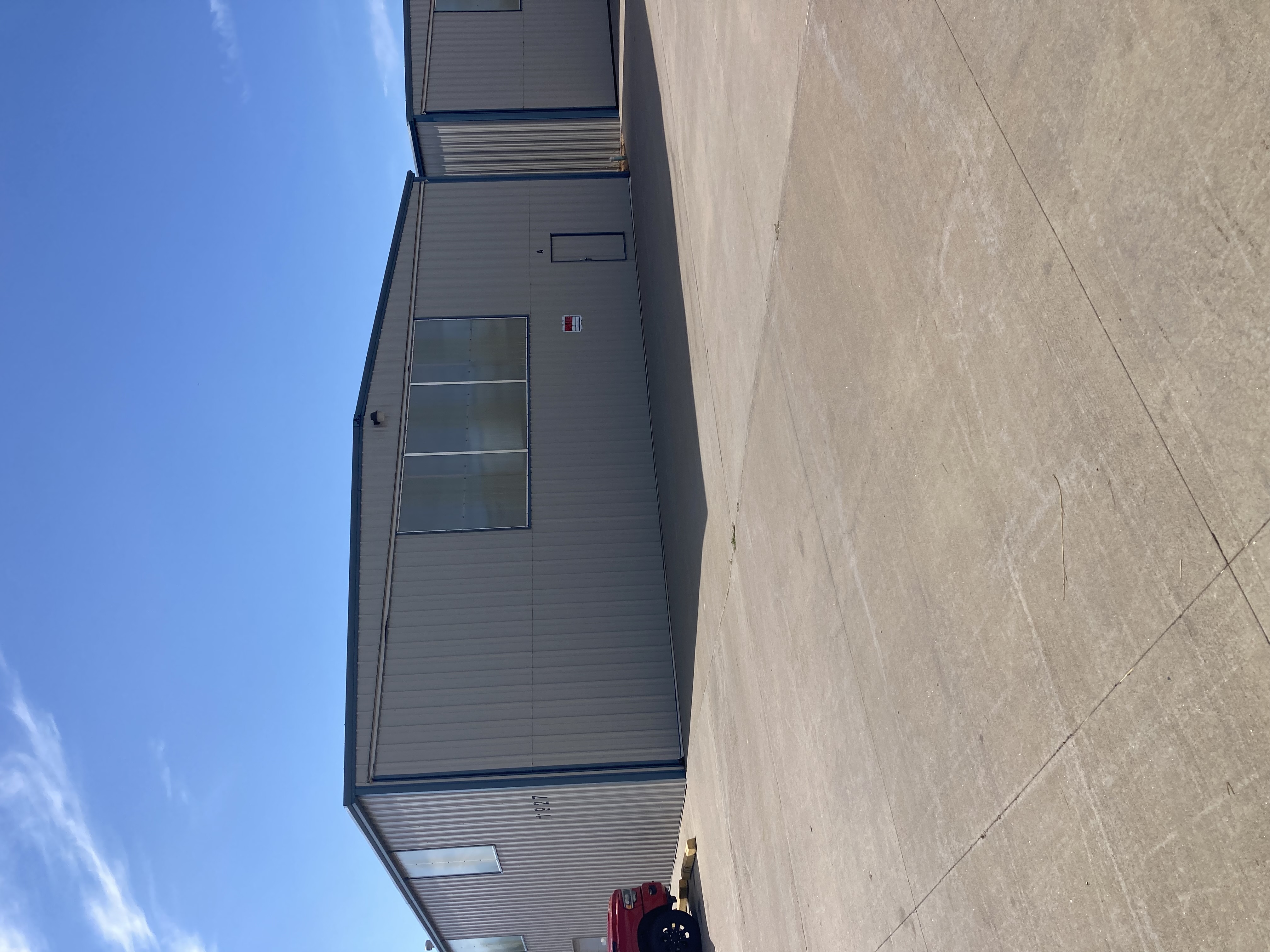 Hangar in b