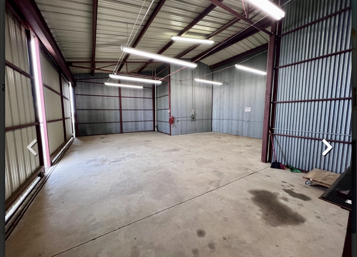 Hangar in l
