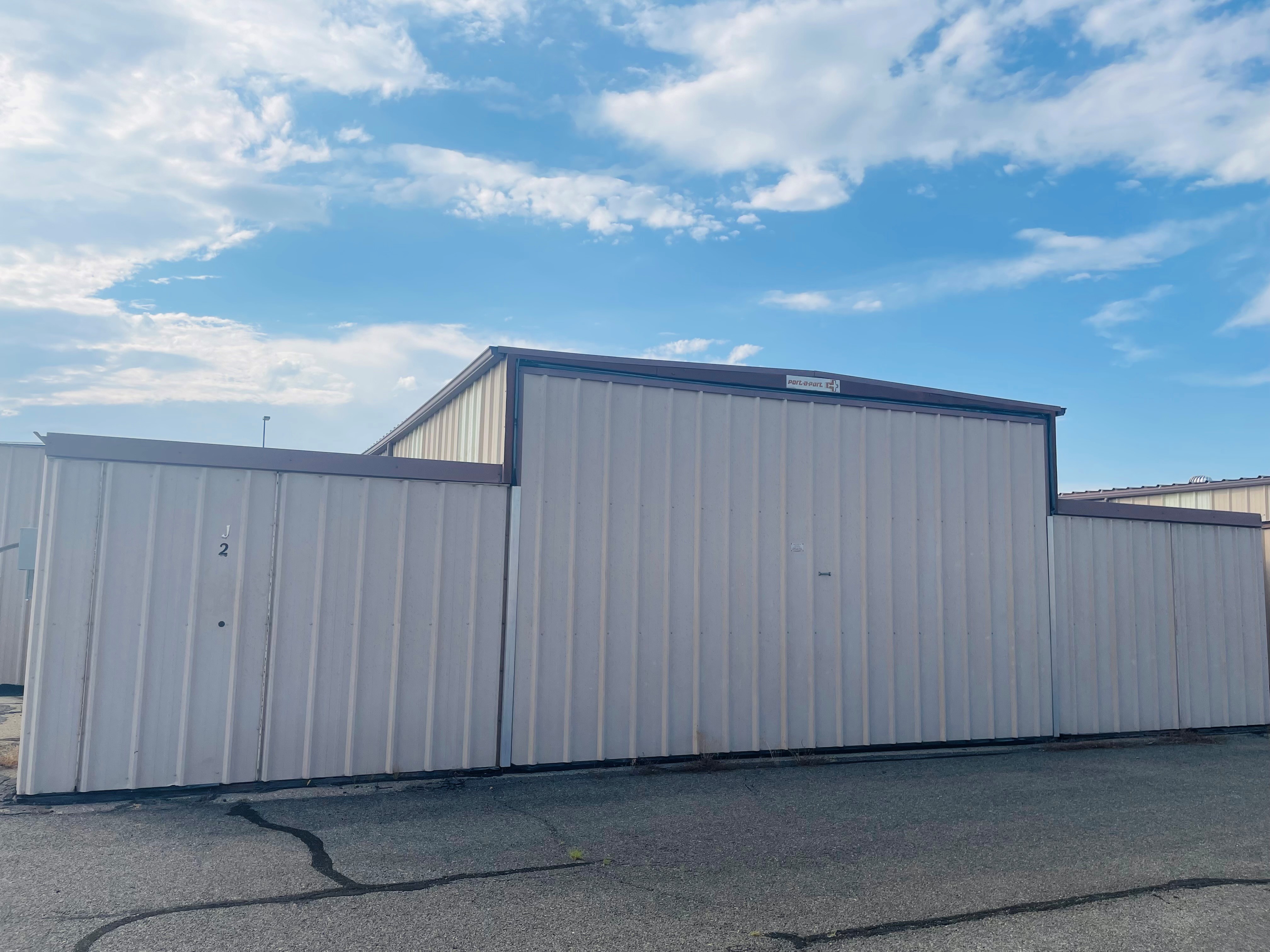 Hangar_1.jpg