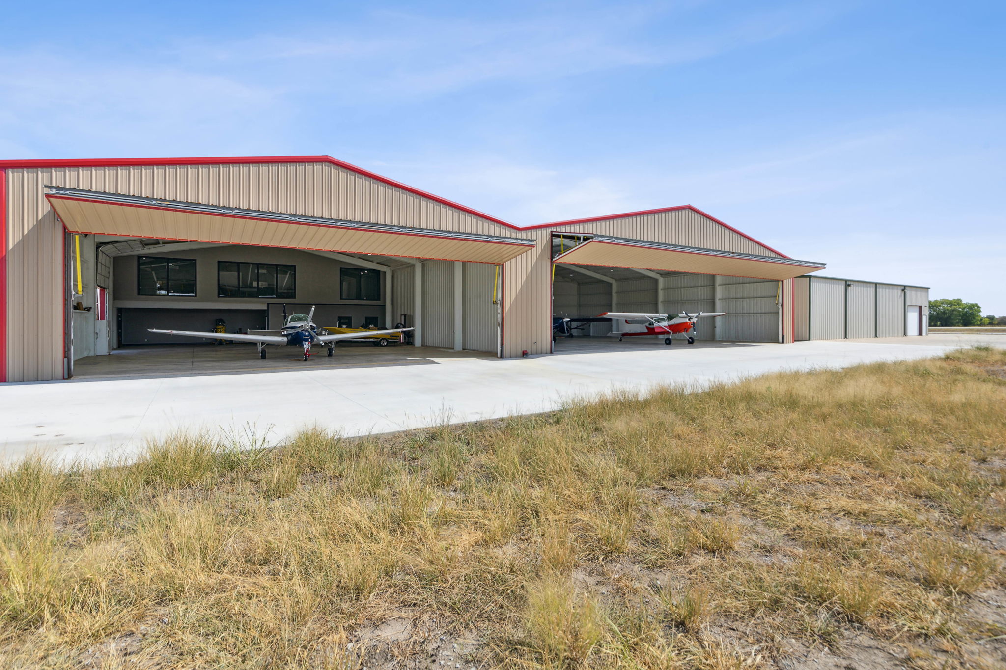 Hangar in T