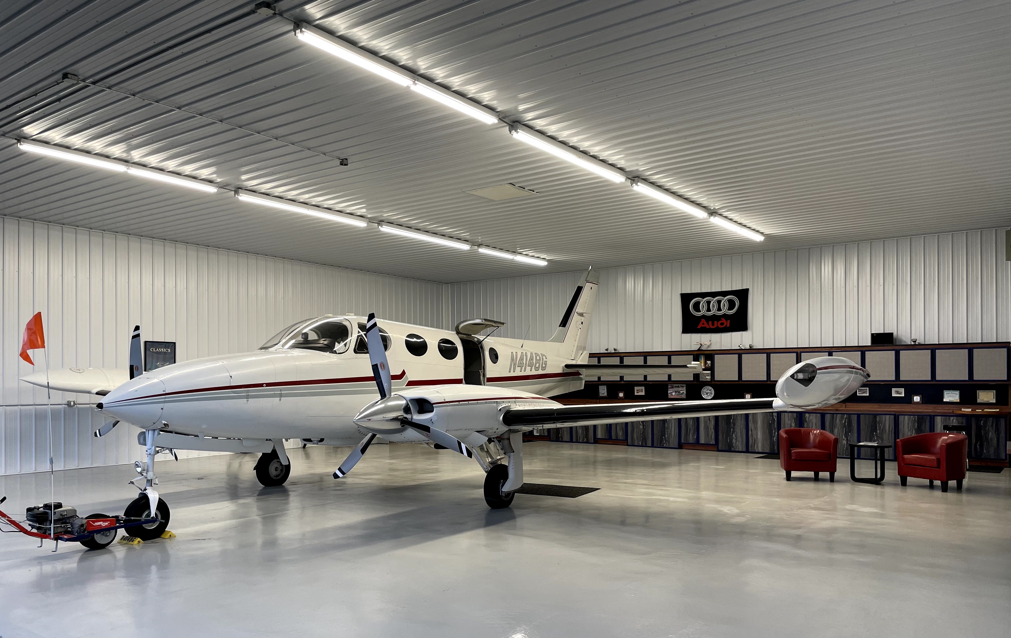 Hangar20_Interior.jpg