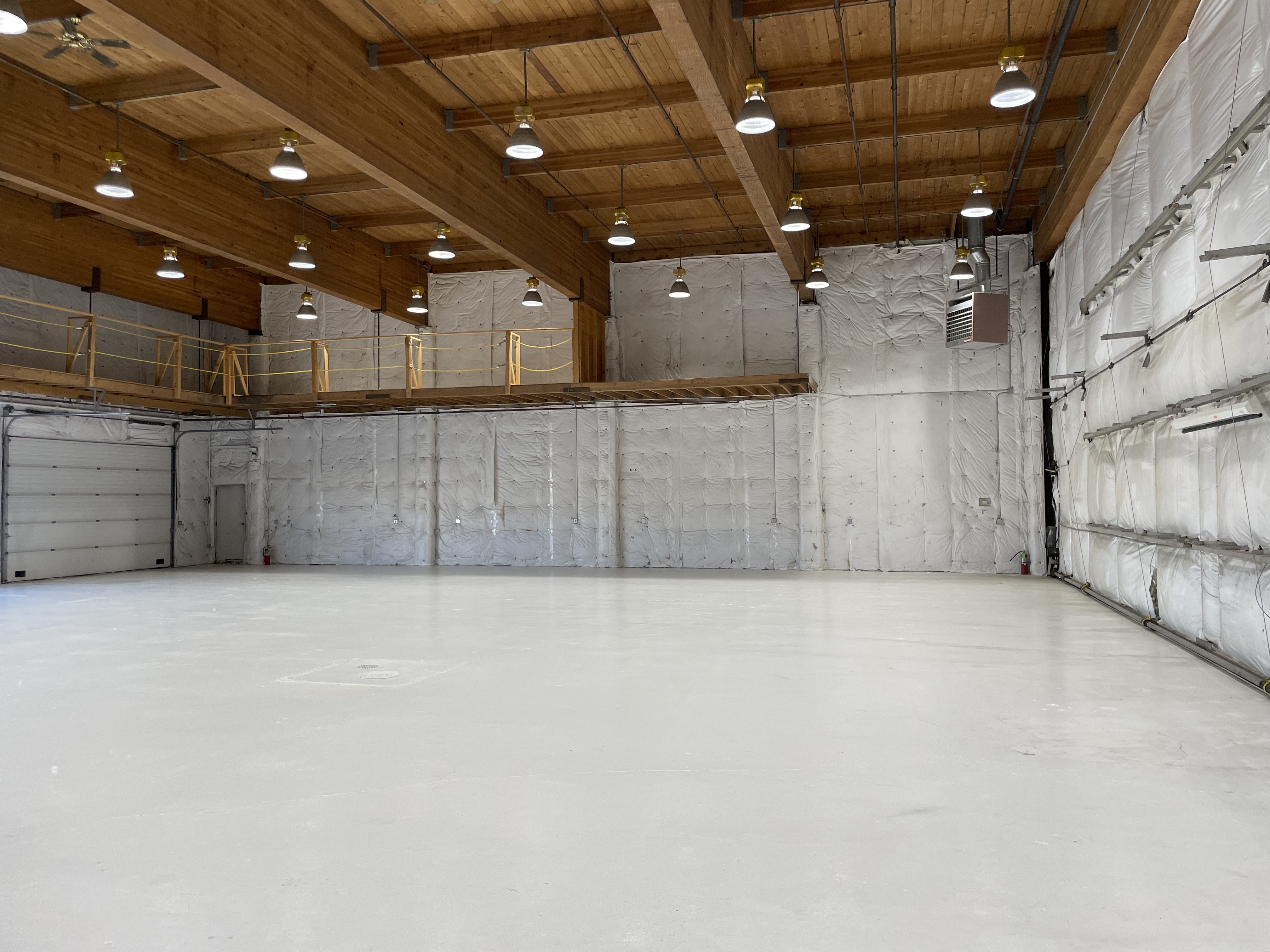 Hangar_Interior_East_II.jpg