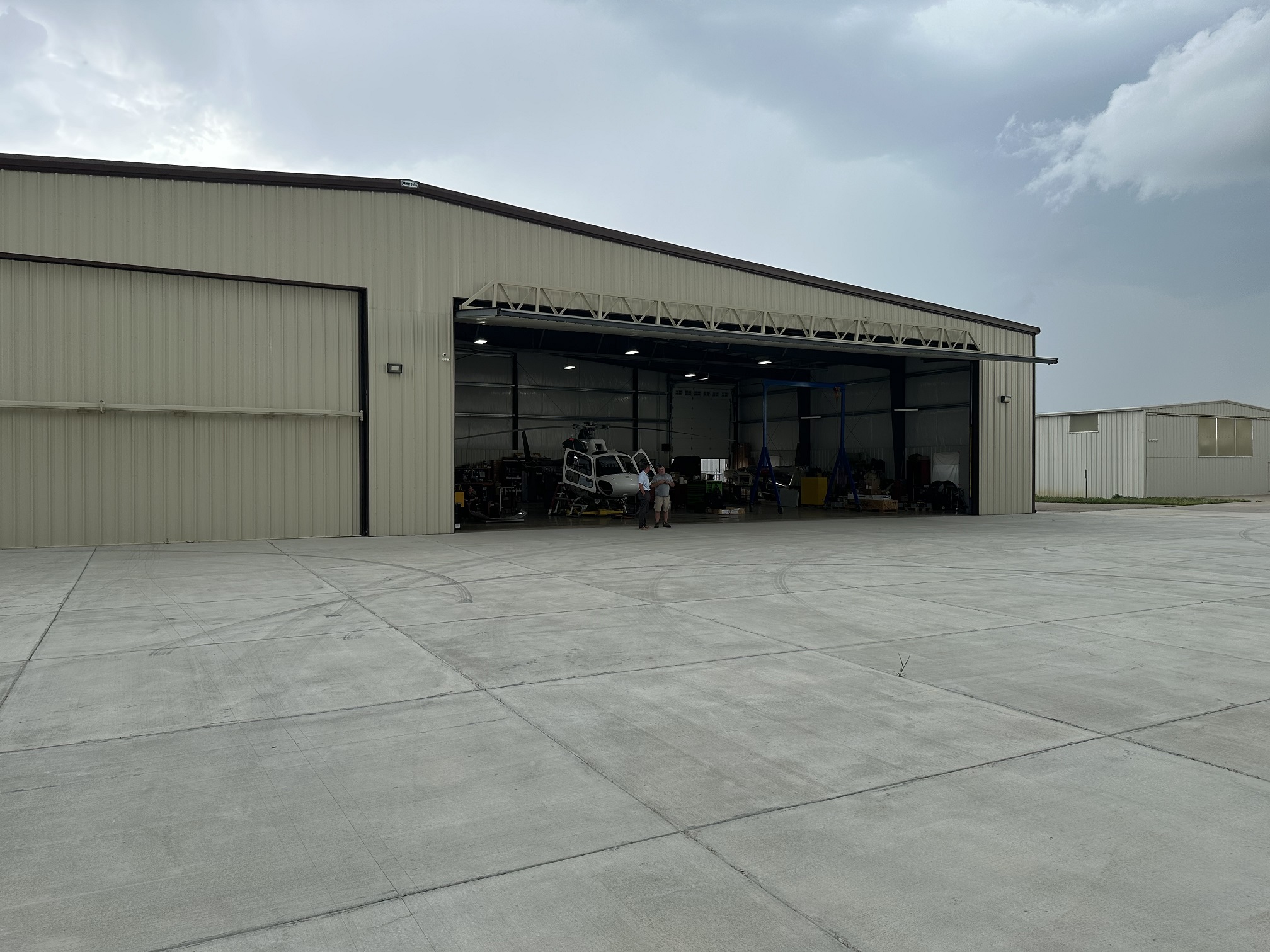 Hangar in l
