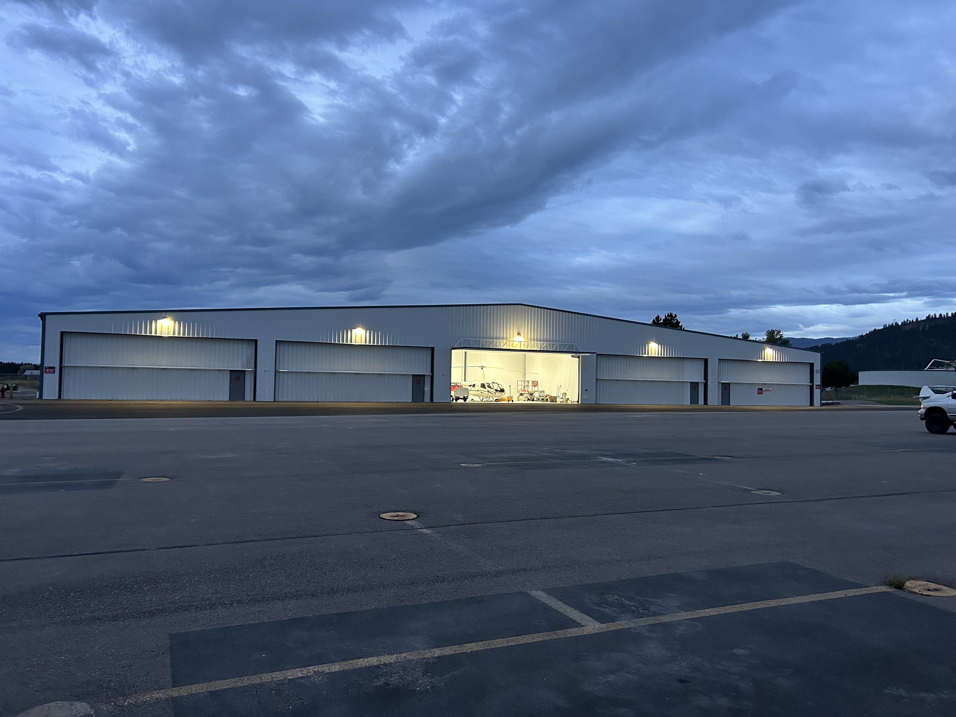 Hangar in M