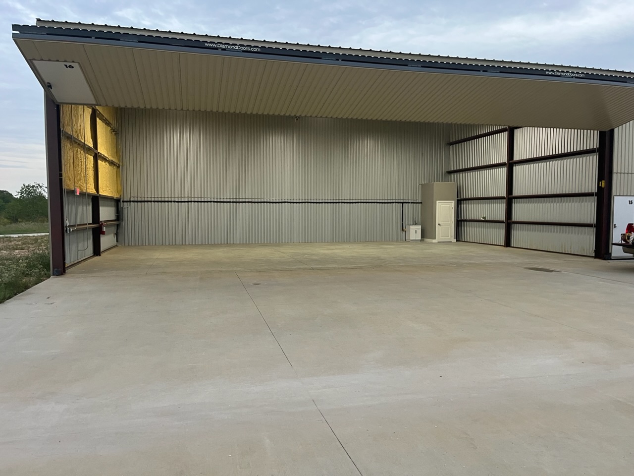 Hangars for SALE or RENT in DALLAS - FREE Ads - HangarTrader