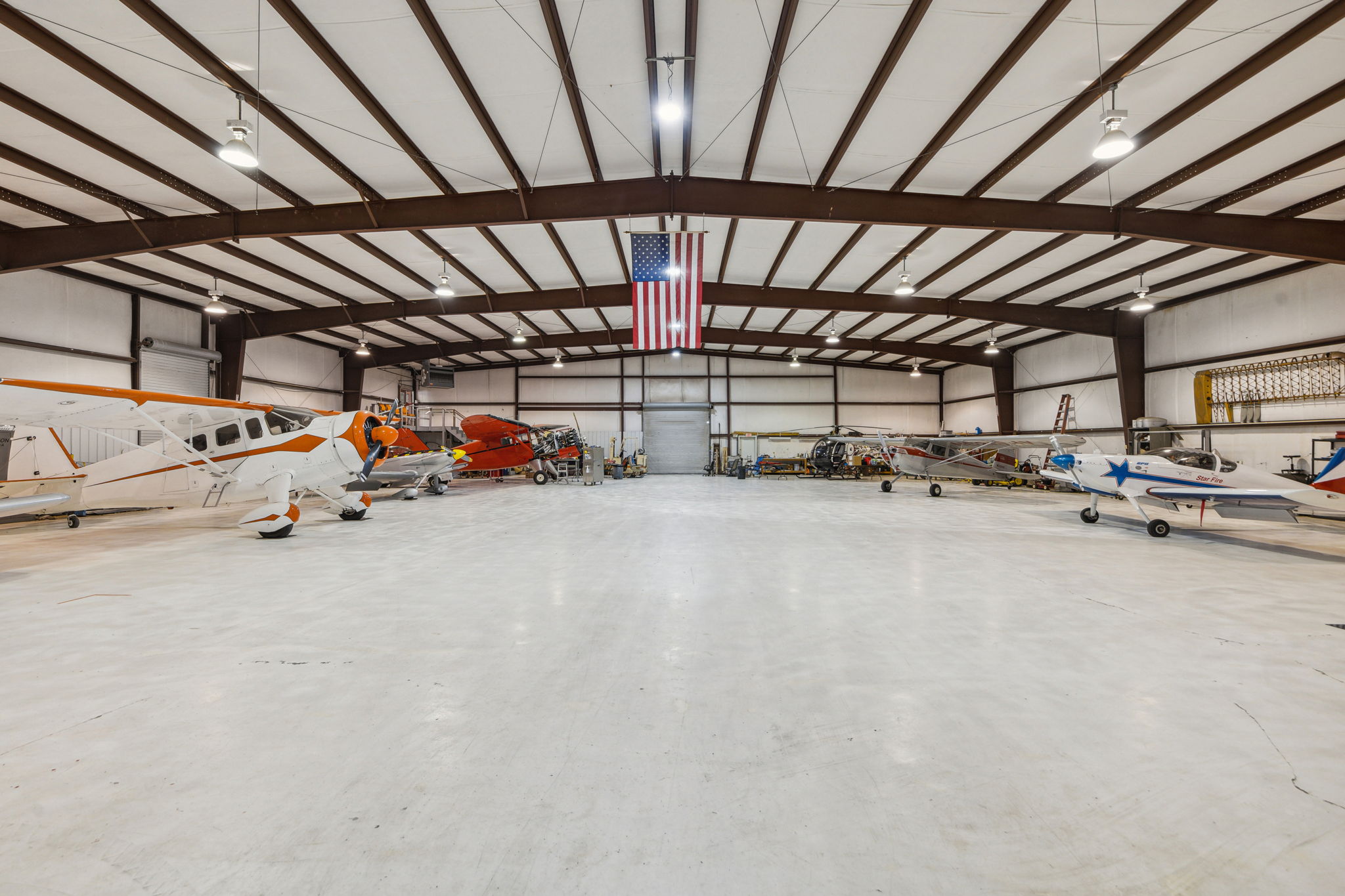 Hangar in T