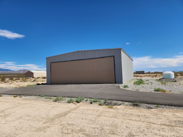 Hangar in n