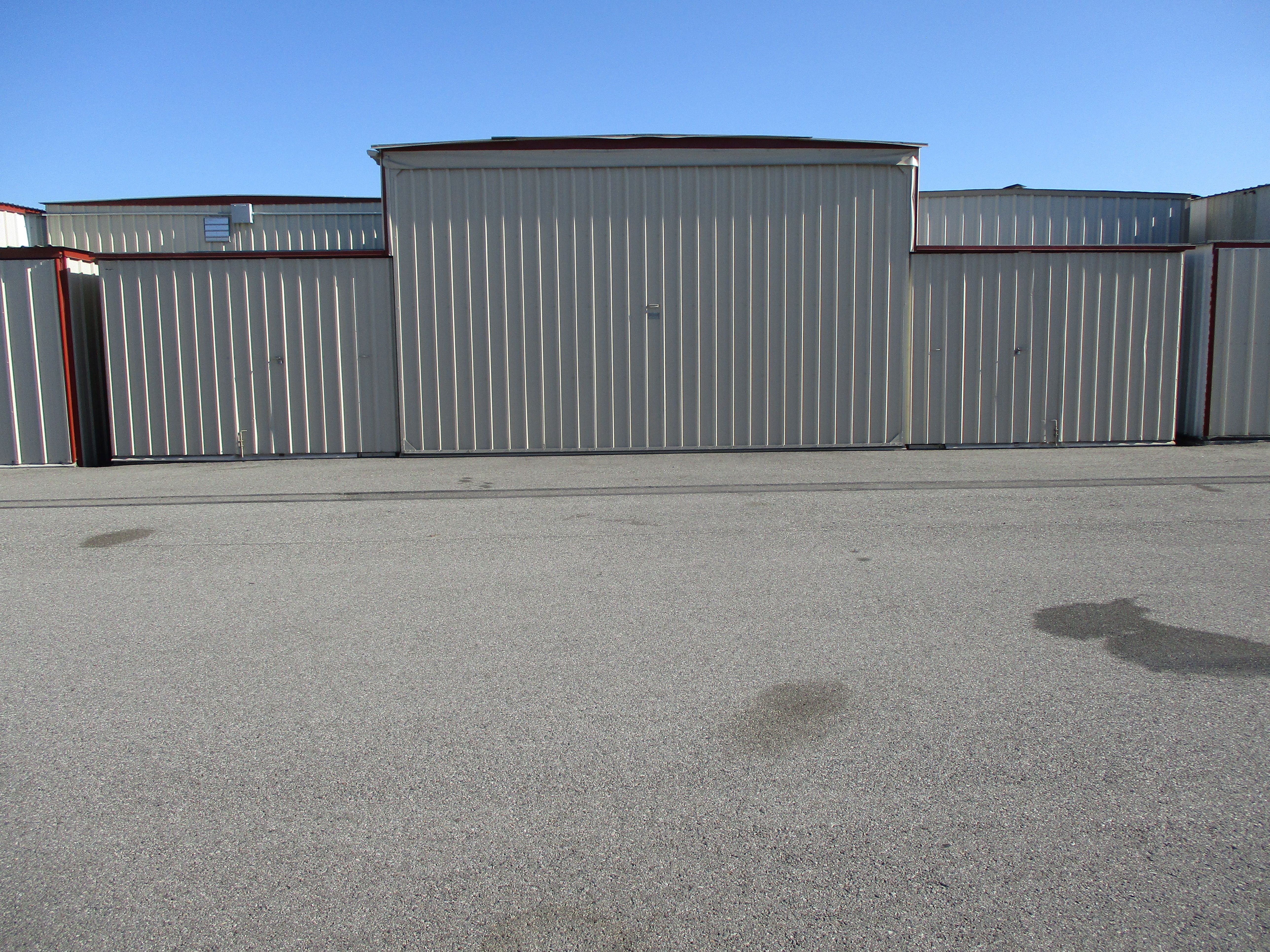 Hangar in c