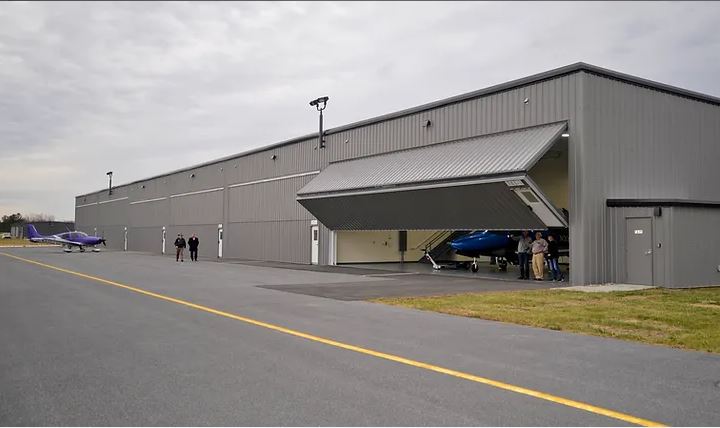 Hangar in V